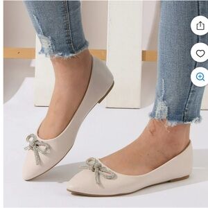 Elegant Cream Flats with Bow Accent size 5